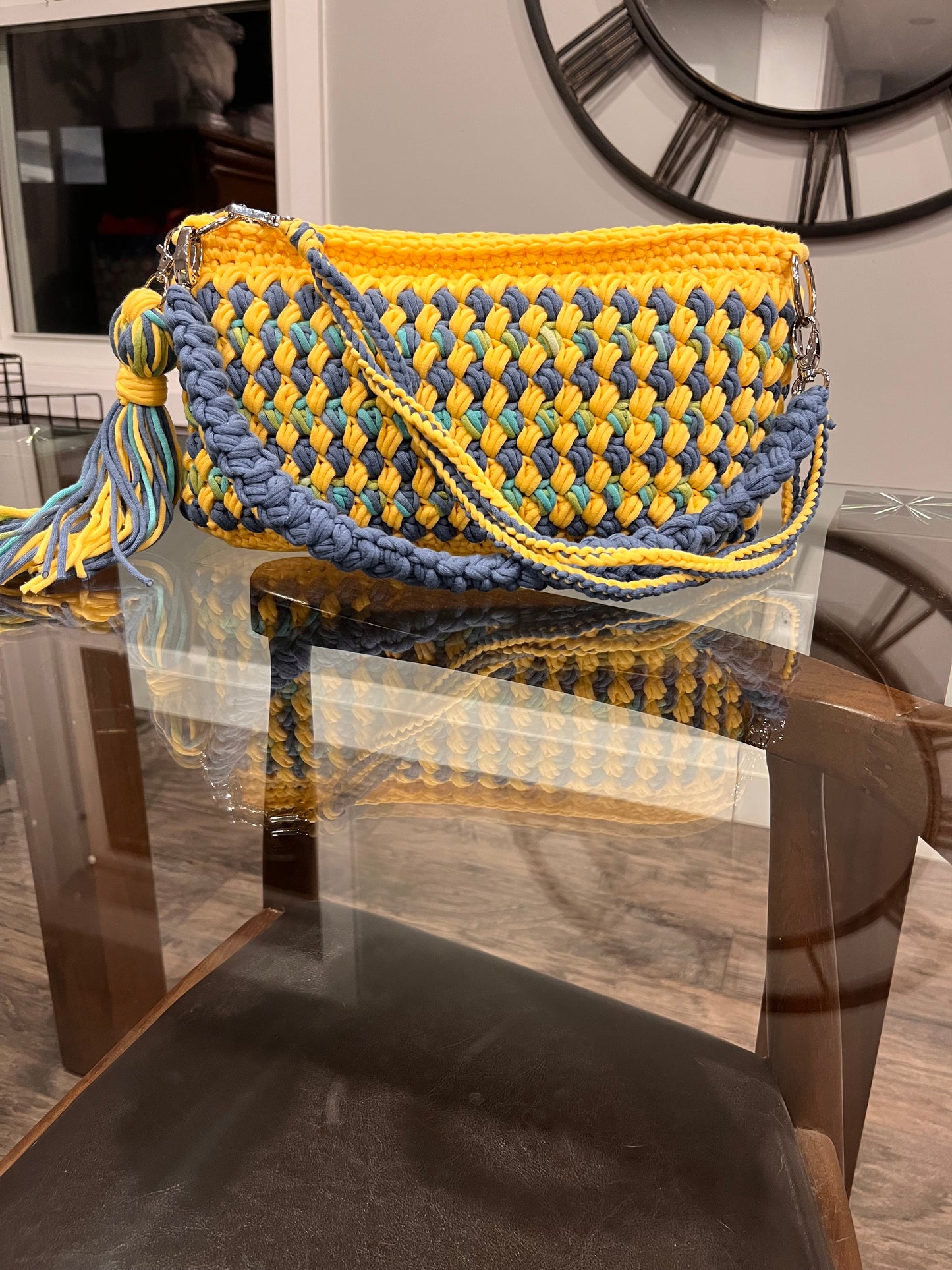 Yellow & Blue Zig Zag Lined Zipper Purse